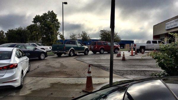 This was the waiting line at 9 am on a rainy Tuesday morning - about 40 minutes from my arrival to departure.