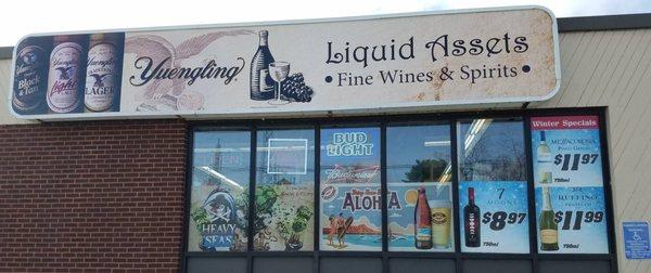 Liquid Assets is located in the Pontiac Plaza