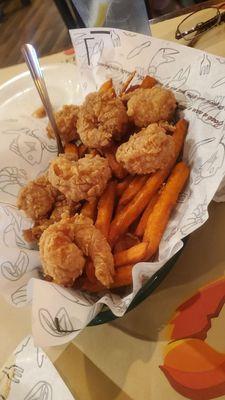 Shrimp basket w sweet potato fries