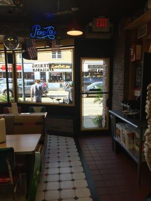 Old School Italian Pizzeria -- 552 Washington Street / Route 135, Wellesley         Interior