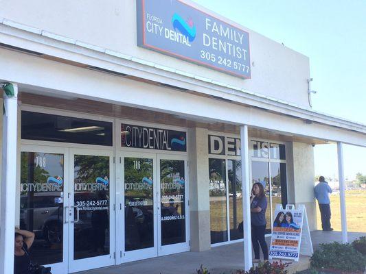 Dentist - storefront in Homestead