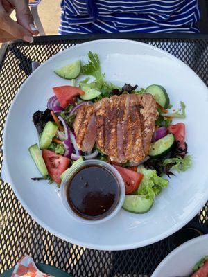 Ahi tuna salad blackened