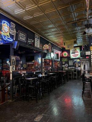 Lil' Red's Longhorn Saloon