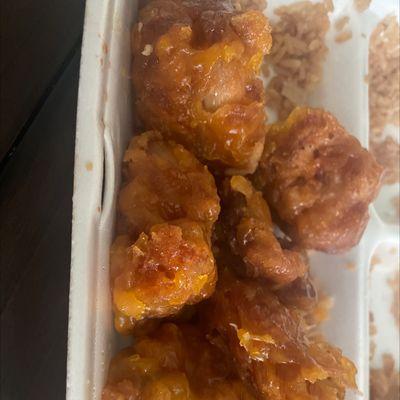 This is the most disgusting orange chicken I've had in my whole 32 years. This is definitely a disgrace to Chinese food..