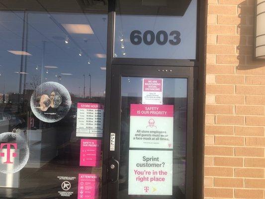 Racists T-Mobile store beware!!!!!