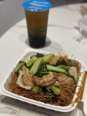 House Crispy Noodles & Jasmine Tea