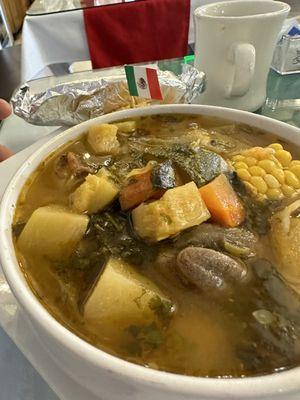 Caldo de res