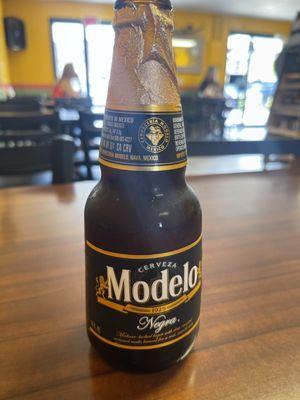 Modelo Negra available