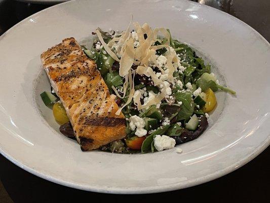 Delicious simple salmon and goat cheese salad