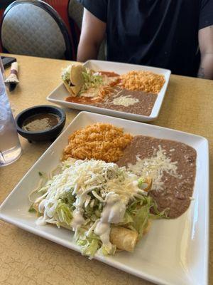 Taquito plate and a combo plate