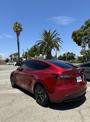 5% limo tint all around 2024 Tesla Model Y - Premium ceramic 93% IR rejection & 100% UV rays rejection | Lifetime Warranty