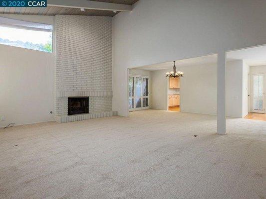 Large living room with Mohawk 48 oz carpet