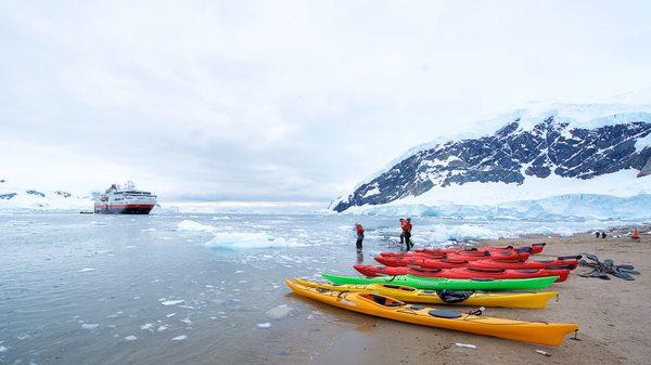 Just another day with Hurtigruten in Antarctica