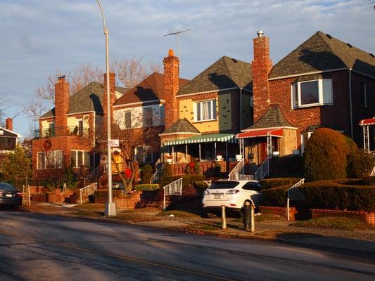 Real Estate in Bay Ridge - My favorite row of houses along Shore Road.  The look like Cozy Cottages