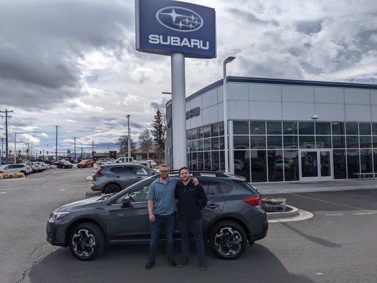 Merrick with his customer Donneal and his new Crosstrek Limited!