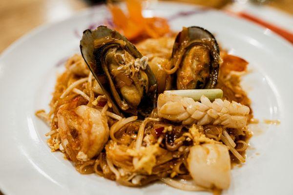 Seafood Pad Thai