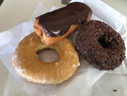 Plain glazed, Boston Cream long john, chocolate cake with sprinkles ($4.50, January 2018)