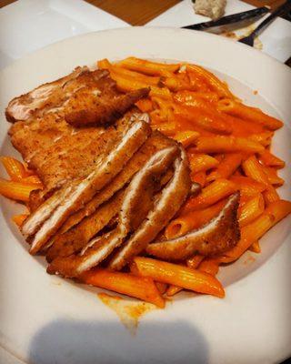 Penne with breaded chicken