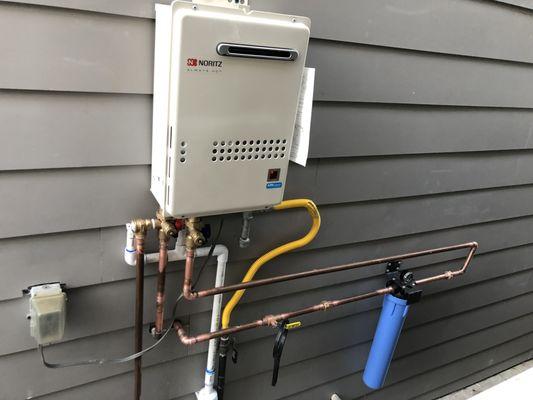 Nortiz tankless water heater properly installed in Manhattan Beach.