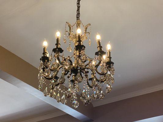 Just love the chandelier....