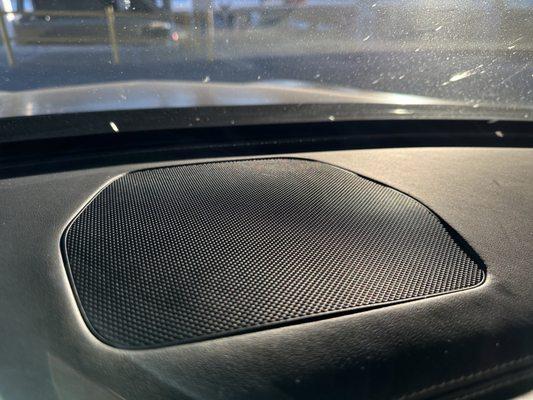 Speaker on dash