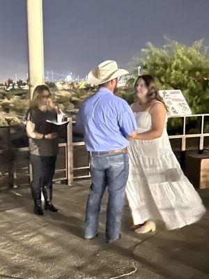 Intimate ceremony at Sunset Park, Las Vegas.