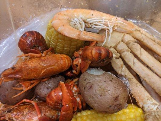 January 16 2021; Make Your Own Catch (2 clusters of snow crab legs, 1lb crawfish, 1lb shrimp, Du Jour special sauce; $59.87).