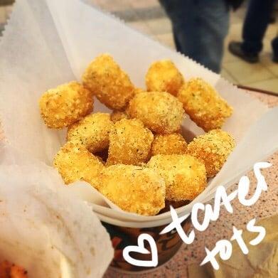 Sour cream and onion tater tots!! Yummy （）