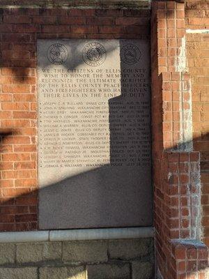 First responders memorial in Courthouse Park, Waxahachie