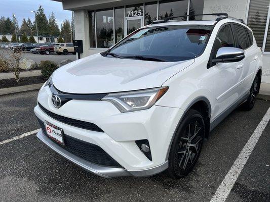 2016 Rav4 SE