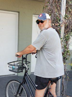 Comfy beach cruiser bike.