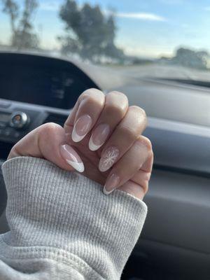 Acrylic French tip Gel + design UPDATE : NEW OWNERS AND THE NAIL SHOP IS NOT THE SAME !!! DO NOT GO HERE