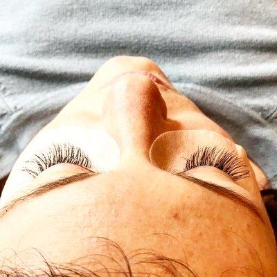 These are a full classic set of eyelash extensions.