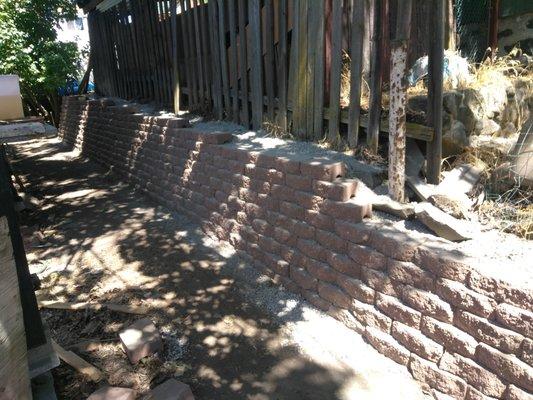 Retaining wall