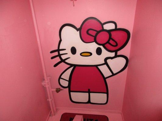 Giant Hello Kitty.