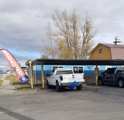 Look for the blue building! It doesn't shout 'restaurant' from the street.