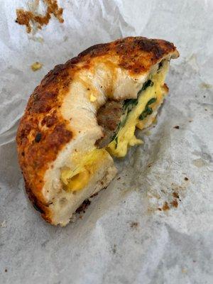 She recommended the pizza bagel for the sausage breakfast sandwich with mushrooms & spinach, SO GOOD!