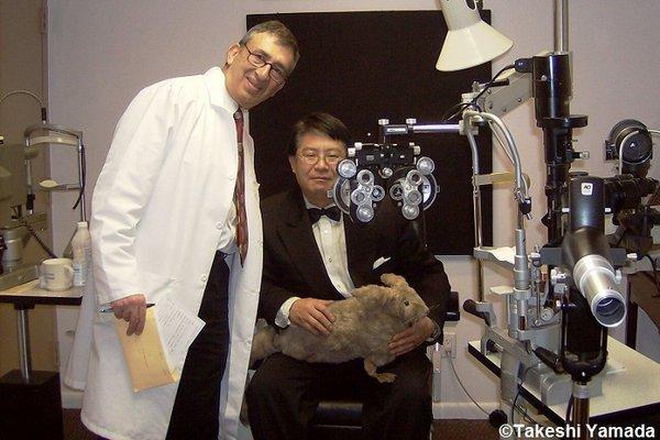 Dr. Mitchel Seidman eye doctor). Dr. Takeshi Yamada and Seara (Coney Island sea rabbit). 2010.12.30