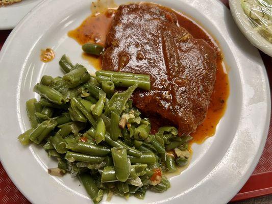 Meatloaf with green beans