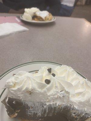 Chocolate creme pie