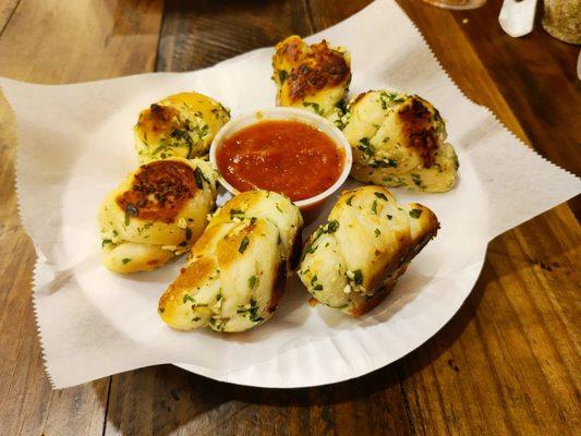 Garlic knots