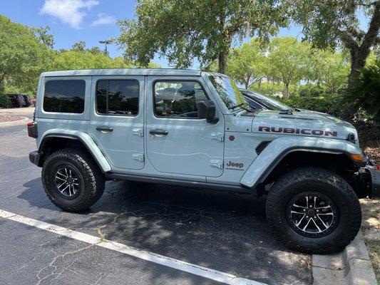 What a beautiful job this car wash does makes my jeep look beautiful.