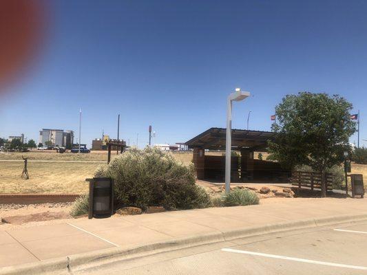 Features of the rest stop. Picnic area, drinks and restrooms.