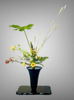 Ikebana Ikenobo, Japanese flower arrangement workshops.