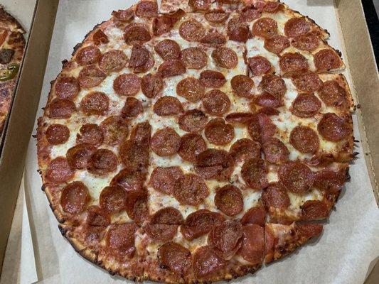 Large pepperoni pizza