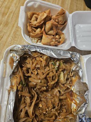 Pad thai and ragoons