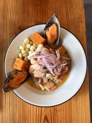 Ceviche Camarones y Pescado