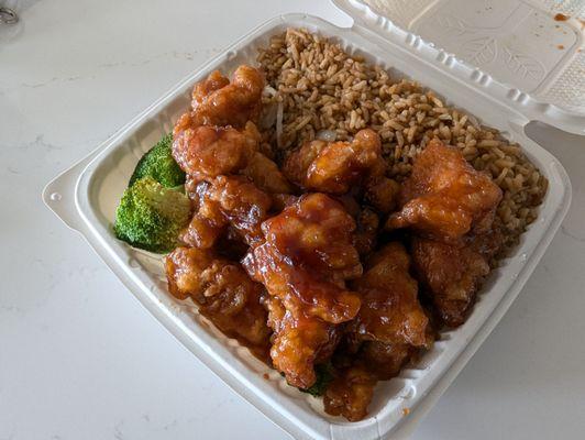 Lunch portion of General Tsos. Pretty good portion for the price.