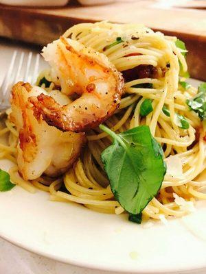 Shrimp linguine