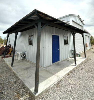 Custom barn-dominium in Oro Valley with a rustic touch: new walls, ceiling, insulation, full kitchen, bath and shower.